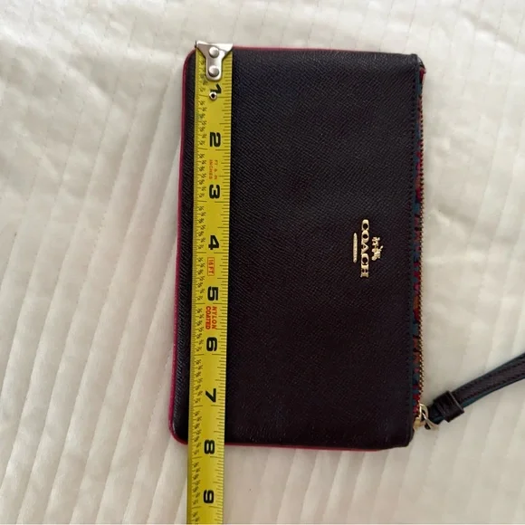 Coach Wristlet / Large Zip Wallet – Pebbled Leather - Picture 3 of 8